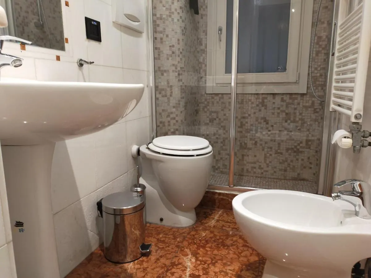 Biennale Apartment Near San Marco Venedik
