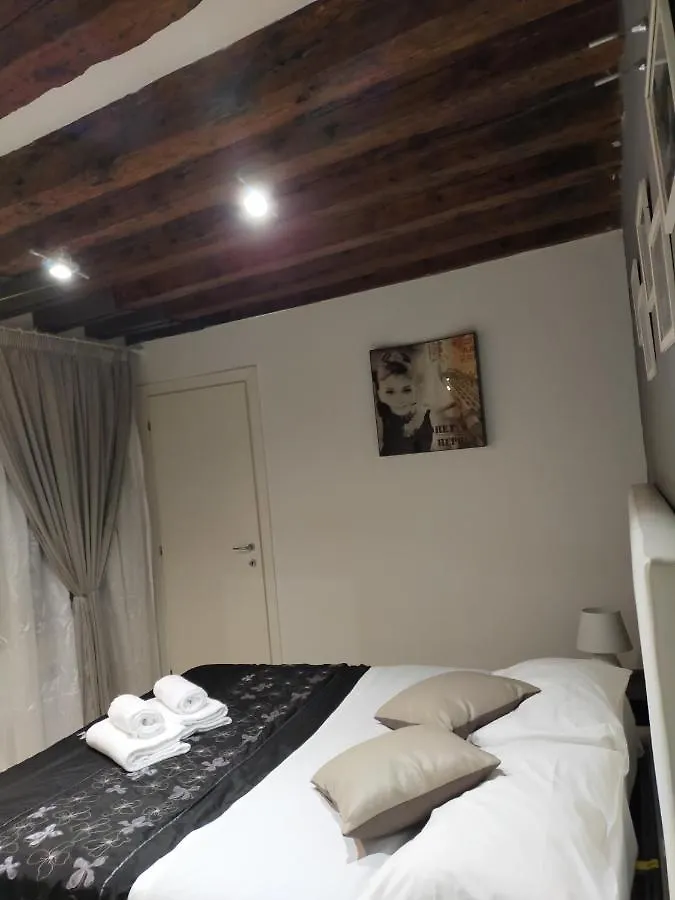Biennale Apartment Near San Marco Venedik 0*,