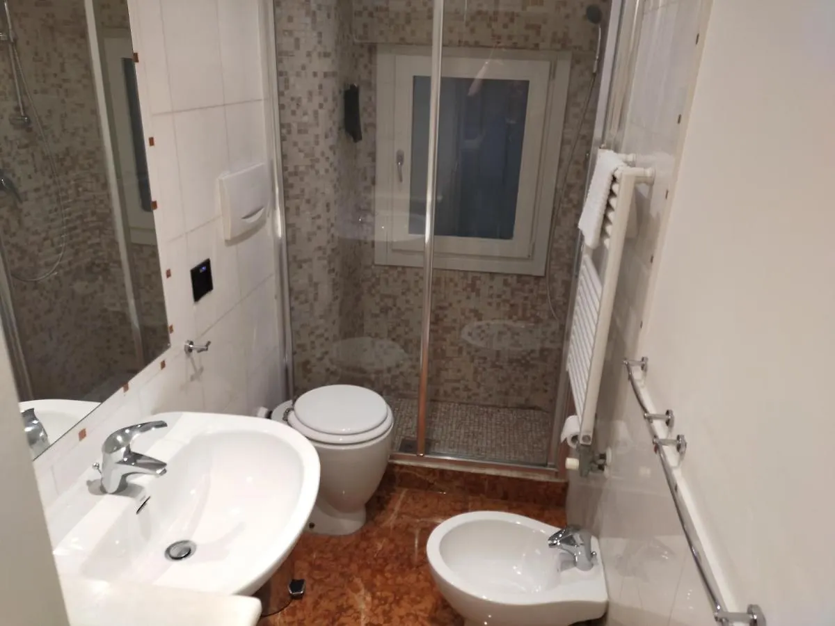 Biennale Apartment Near San Marco Venedik
