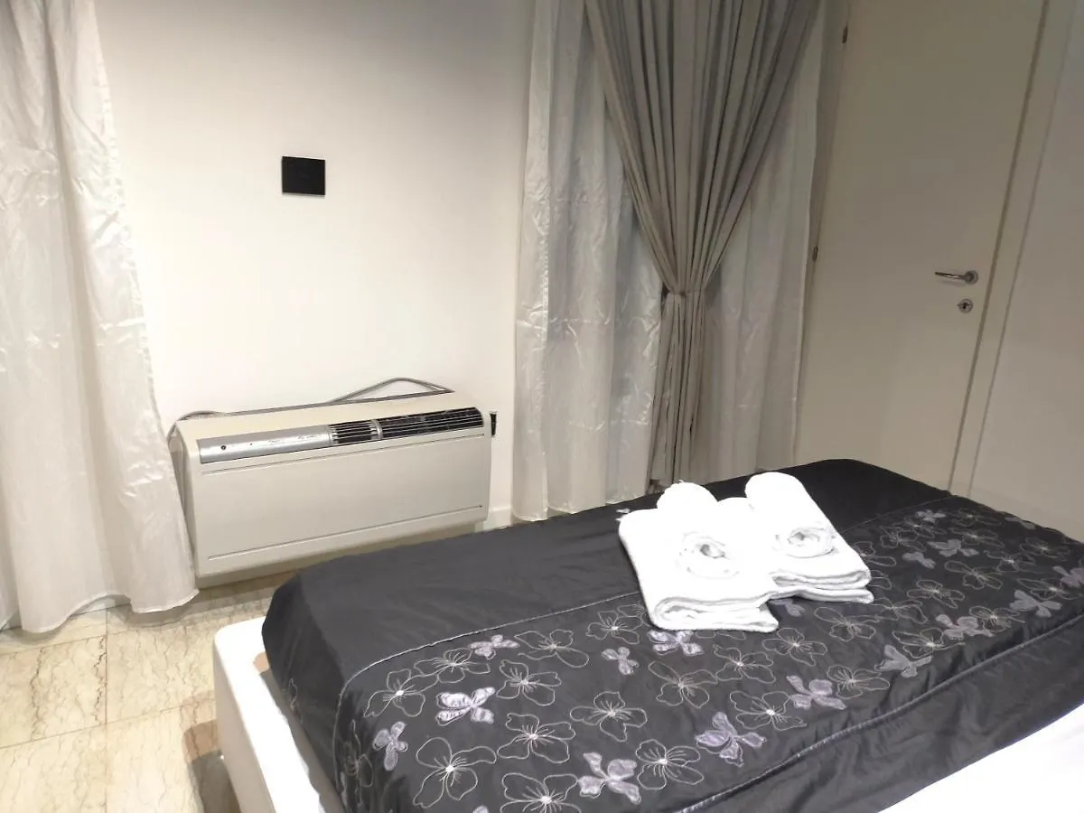 Biennale Apartment Near San Marco Venedik