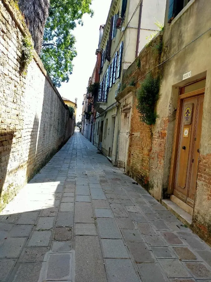 Biennale Apartment Near San Marco Velence