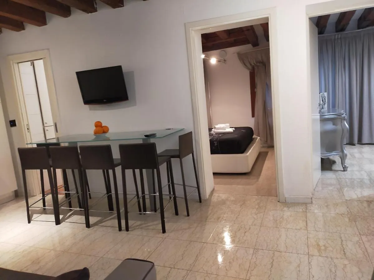Biennale Apartment Near San Marco Velence
