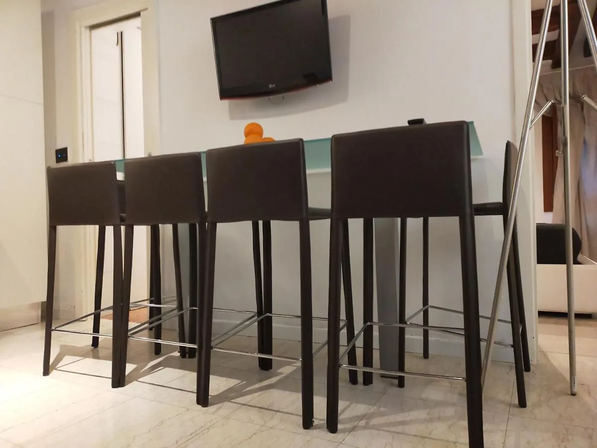 Biennale Apartment Near San Marco Venice