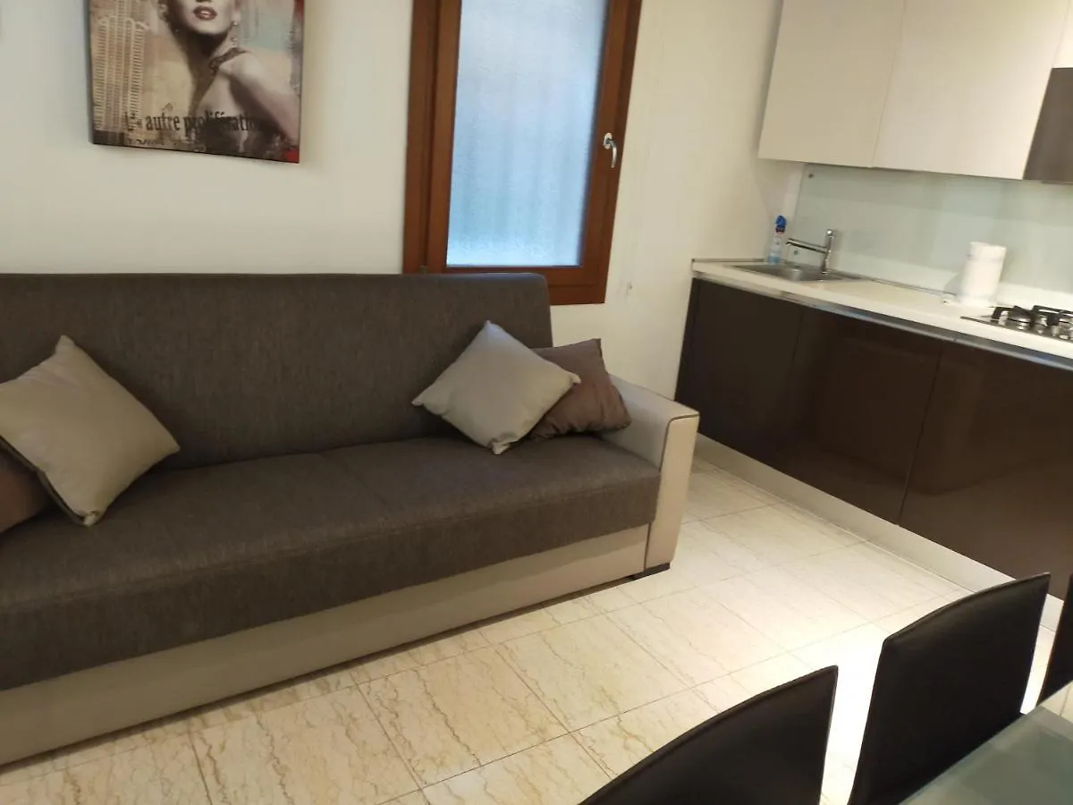 Biennale Apartment Near San Marco Velence