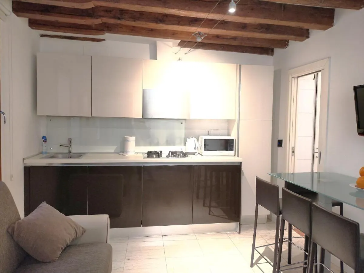 Biennale Apartment Near San Marco Velence